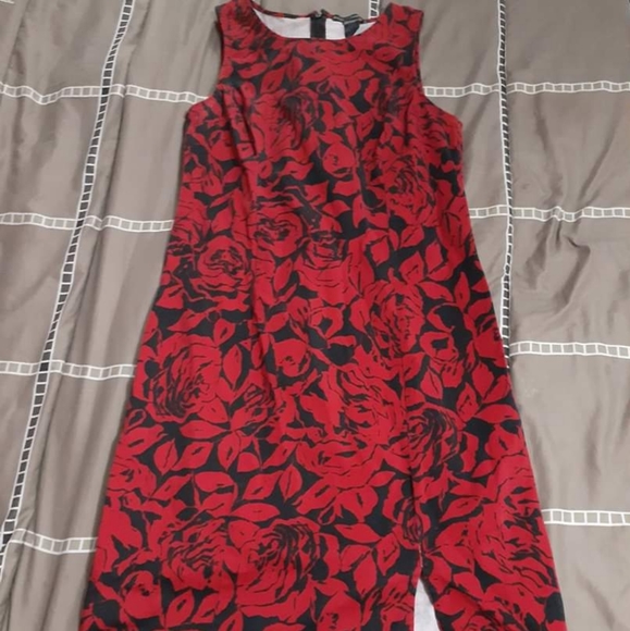 FAITH LOVE PASSION Red Floral Sleeveless D… - Picture 1 of 2